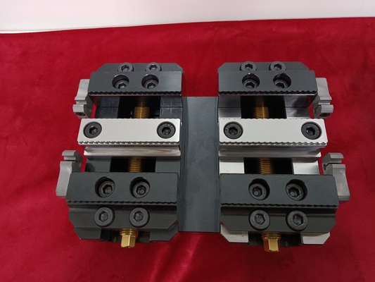 Χειροκίνητη ανταλλαγή CNC Horizontal Mill MachΣεe Μάγγαινα 0,02mm 4 Άξονας