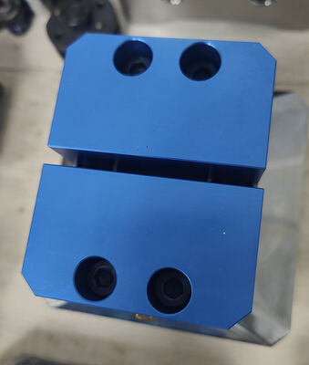 Σκληροποιημένα ατσάλινα στερεώματα άξονα με 18KN δύναμη κλειδώματος και 0,005mm επαναλαμβανόμενη ακρίβεια για CNC επεξεργασία