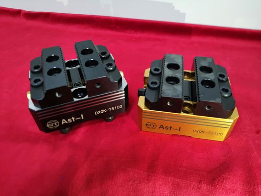 Εγχειρίδιο Black Pneumatic CNC Vertical Μάγγαινα For Cnc Cnc 3 Άξονας 4 Άξονας