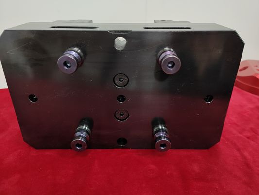 Συμπαγής εξαρτήματα πολλαπλών αξόνων από κράμα χάλυβα 5ου άξονα αυτοκεντραρισμένη μέγγενη